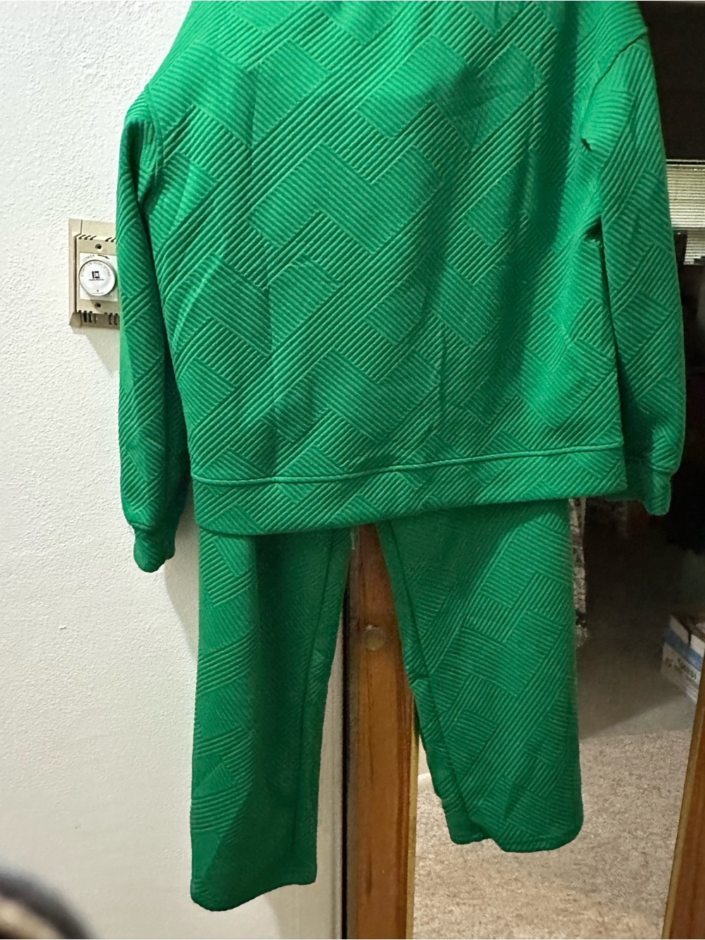 Women's Green Textured Two-Piece Pantsuit
